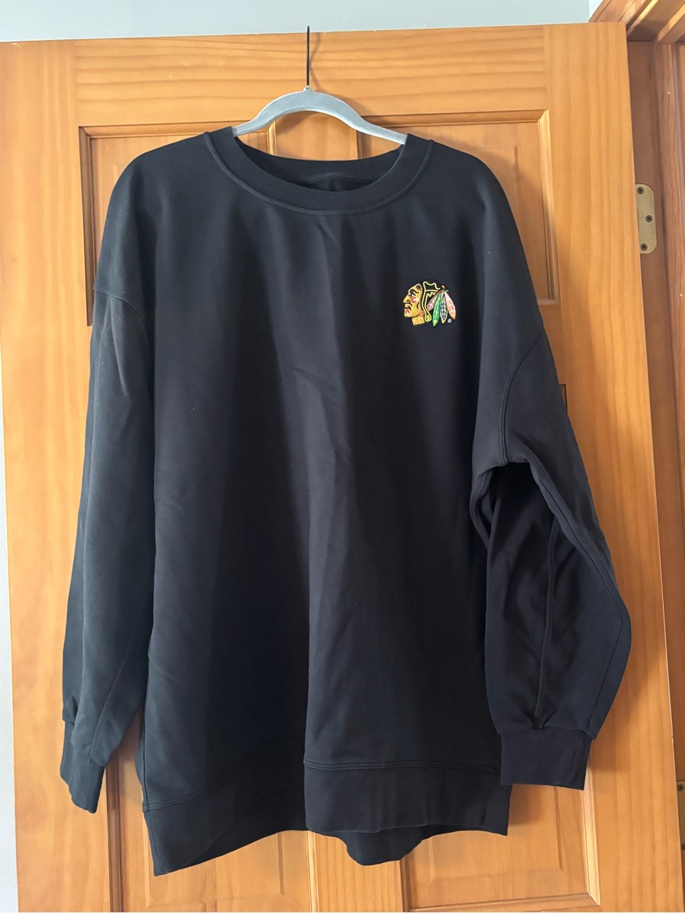 lululemon athletica Black Chicago Blackhawks Crewneck Sweatshirt